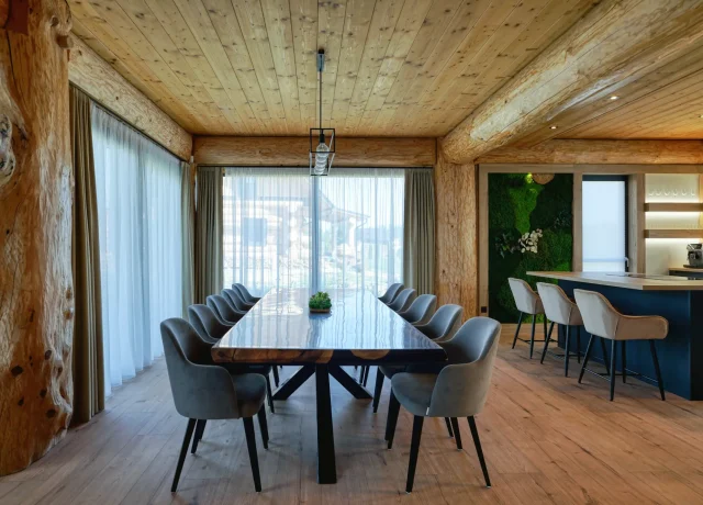 Luvina kitchen with dining room (2)